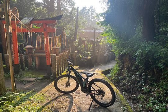 Kyoto Fushimi inari Shrine cycling route known for its thousand torii gates